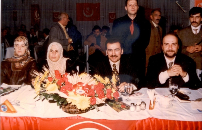 Rahmetli Genel Başkanımız ile geçmişten bir aile fotoğrafı..